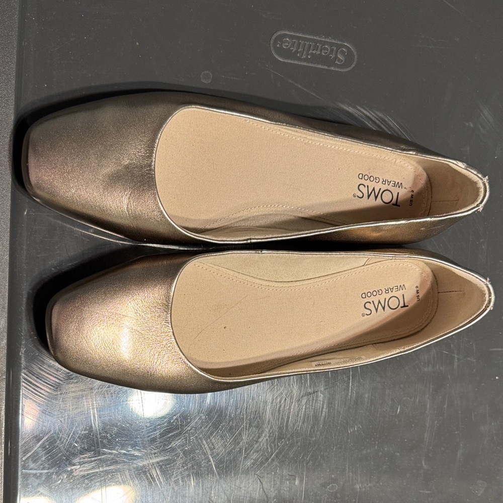 TOMS Women's Metallic Briella flat